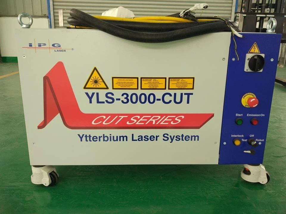 Fiber laser source
