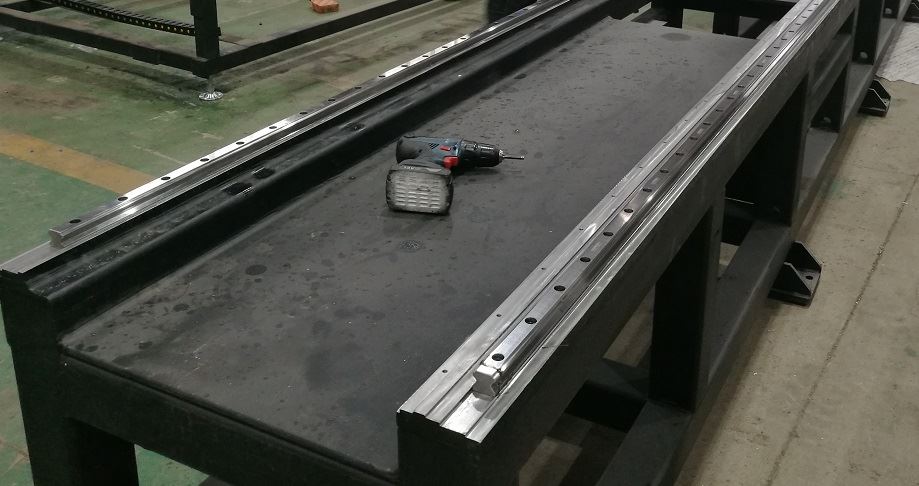 Tube welding machine bed
